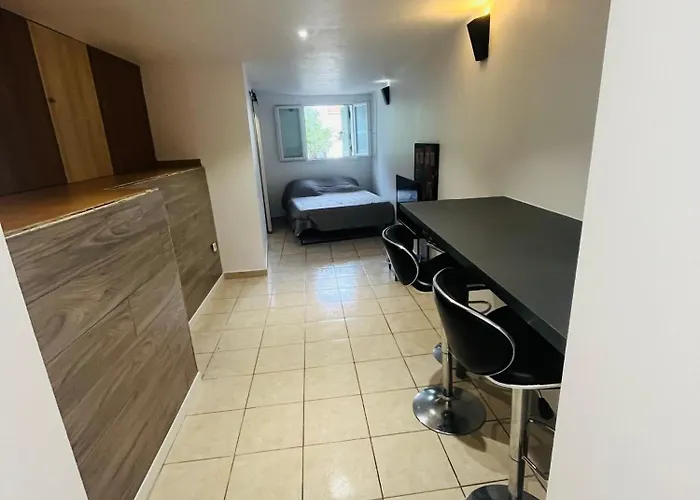 Apartment Charmant Studio *